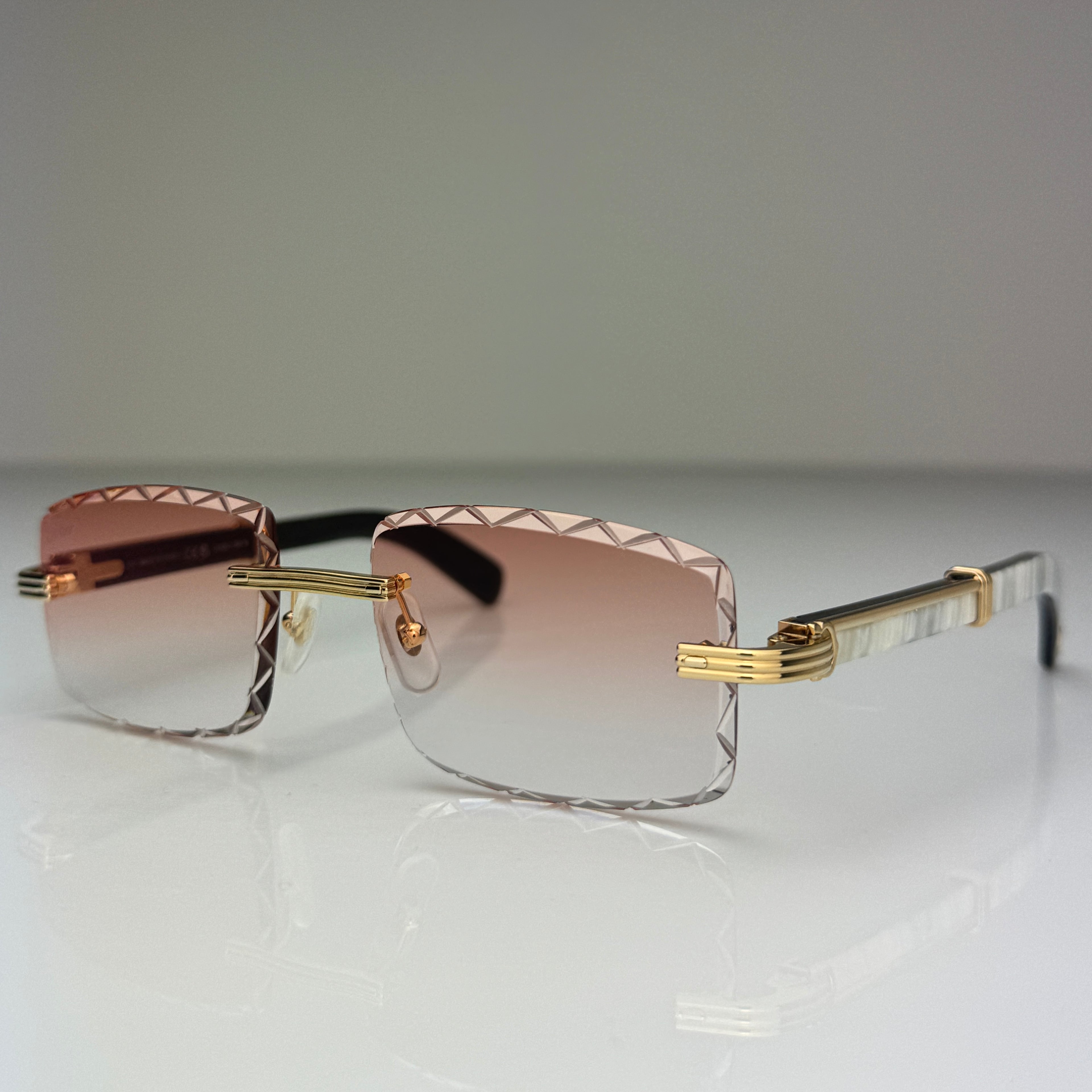 Cartier CT0423o 003 Custom Pfirsich Selbstabdunkelnd mit Diamond Cut (Büffelhorn Weiß - White Buffs)
