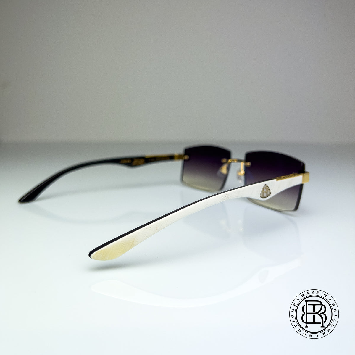 Maybach The Artist III ( Whitebuff ) Custom Dunkel Lila , Blau verspiegelt